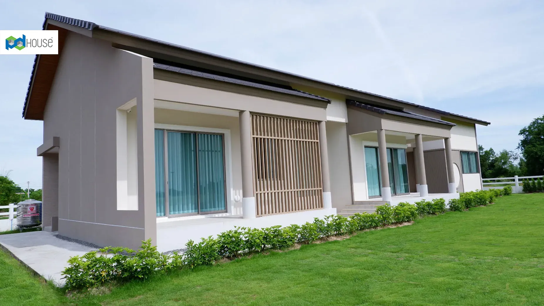  ออกแบบด้วยหัวใจ... เพื่อความลงตัวในทุกจังหวะของชีวิต: เรื่องราวการสร้างบ้านของครอบครัวเภสัชกร | PD House